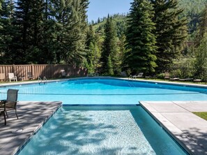 Pool - 3BR Mtn Views! Hot Tubs, Pool, Deck, Free Shuttle (Vail)