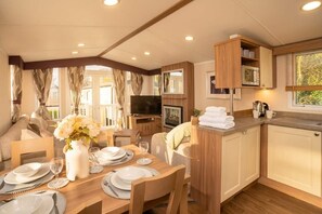 Dining - Seaside Caravan Nr Edinburgh Seton Sands Family Fun (Port Seton)