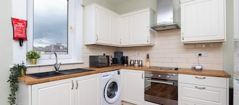 Nr Falkirk & Edinburgh 2BR Cottage Parking Wi-Fi