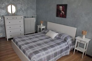 1 bedroom, WiFi, bed sheets