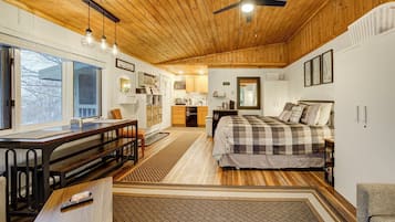 1 bedroom, iron/ironing board, WiFi (free), bed sheets