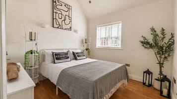 3 bedrooms, free WiFi, bed sheets
