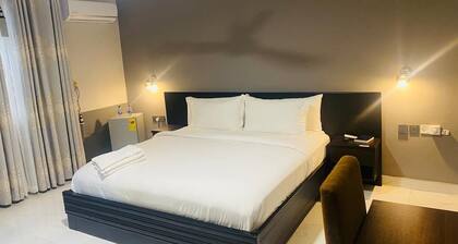 SNL Mountain View Hotel
