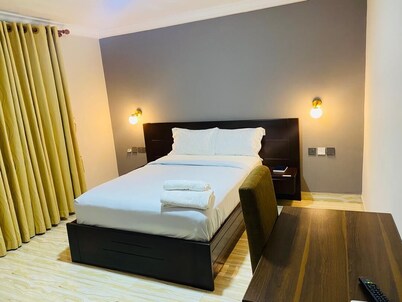 SNL Mountain View Hotel