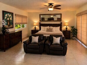 3 bedrooms, WiFi, bed sheets - Luxury Villa in Gated Community • Pool, Beach & Diving  in welcoming Cozumel (San Miguel de Cozumel)