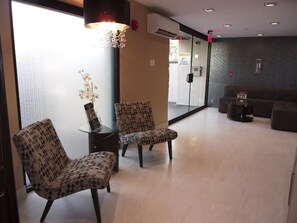 Interior - Westwood Monthly 2/2 (Los Angeles)