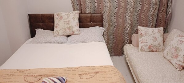 Room, 1 Bedroom, Smoking | Interior - Room-master Bedroom Deluxe (Istanbul)