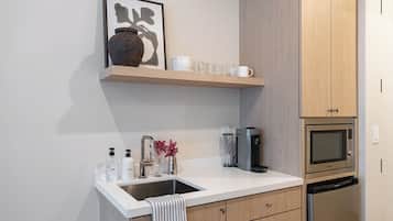 Studio Luxe, animaux de compagnie acceptés | Coin cuisine privé | Mini réfrigérateur, micro-ondes, cafetière/bouilloire