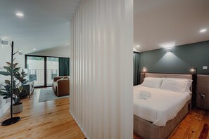 Room - Vrbo Property (Porto)