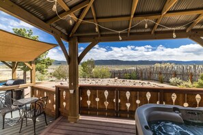 Outdoor dining - Cottam Pines A & B  - Hot Tub, Pickleball (Taos)