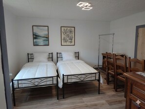 Room - Vrbo Property (Val-et-Châtillon)