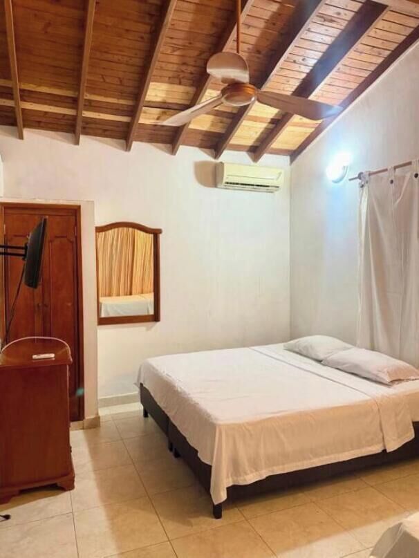 Basic Room | Bathroom