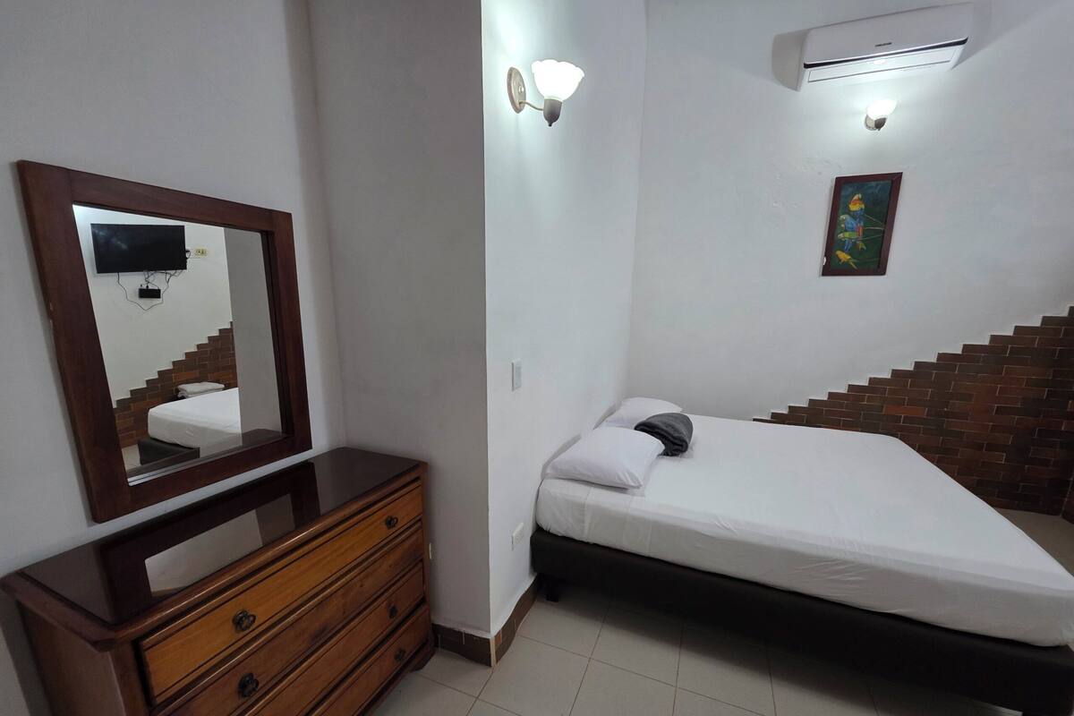 Standard Double Room | Desk, laptop workspace, free WiFi, individually decorated