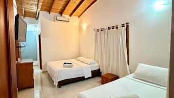 Standard Quadruple Room | Desk, laptop workspace, free WiFi, individually decorated