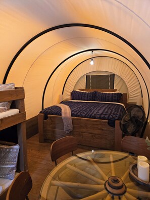 Room - Pioneer Wagon with AC in quaint New Braunfels here at the Summit Resort (New Braunfels)
