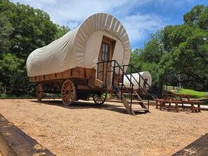 Exterior - Pioneer Wagon with AC in quaint New Braunfels here at the Summit Resort (New Braunfels)