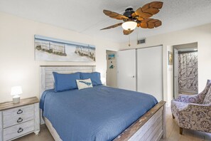Exterior - Coconut Cove Walk to Beach (Siesta Key)