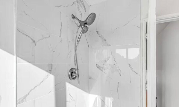 Shower, towels, soap, toilet paper - 3BD 2BA House Breathtaking Views in Los Feliz Hills (Los Angeles)