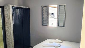 Quarto júnior | Frigobar, Wi-Fi de cortesia, roupa de cama