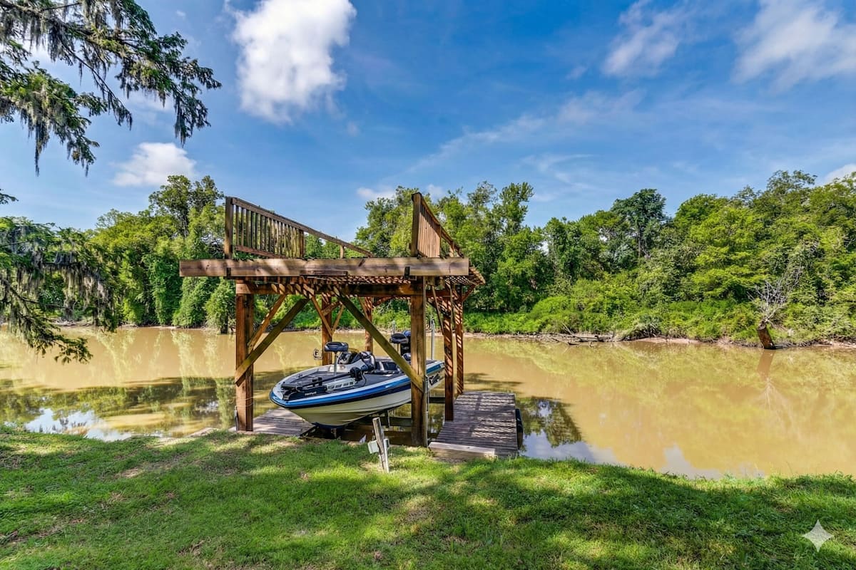 Luxury House, River View | Miscellaneous