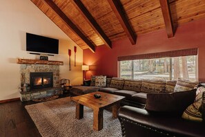 TV, fireplace - Rustic Ridge | Gated, Jacuzzi, Pool Table, Village (Big Bear Lake)