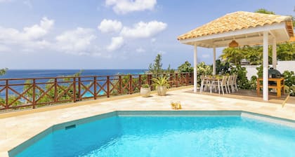 Gorgeous modern villa with sea view, private pool on gated resort Cas abao