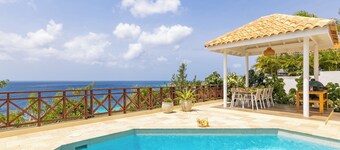 Gorgeous modern villa with sea view, private pool on gated resort Cas abao