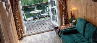 1 Bed -private Garden -hot Tub -pets Ok - Gee Gee