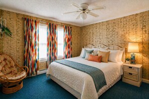 Room - Beach Escape w/ Screened Porch Views  Steps to Sand Retro Coastal Charm (Milton)