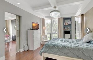 2 bedrooms, WiFi, bed sheets - Serene Golf Course Escape - Upscale 2BR/2BA - Gated Community Living (Boca Raton)