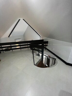 Interior - The peaceful Hidden-Gem in the heart of Kingston waiting to welcome you. (Kingston)