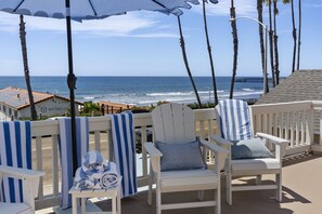 Property grounds - Cute Beach Cottage, Walk to Beach & Restaurants (Oceanside)