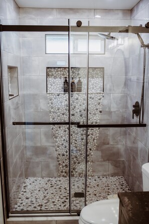 Towels - Forest & Vine - Hot tub and Pet Friendly! (Templeton)