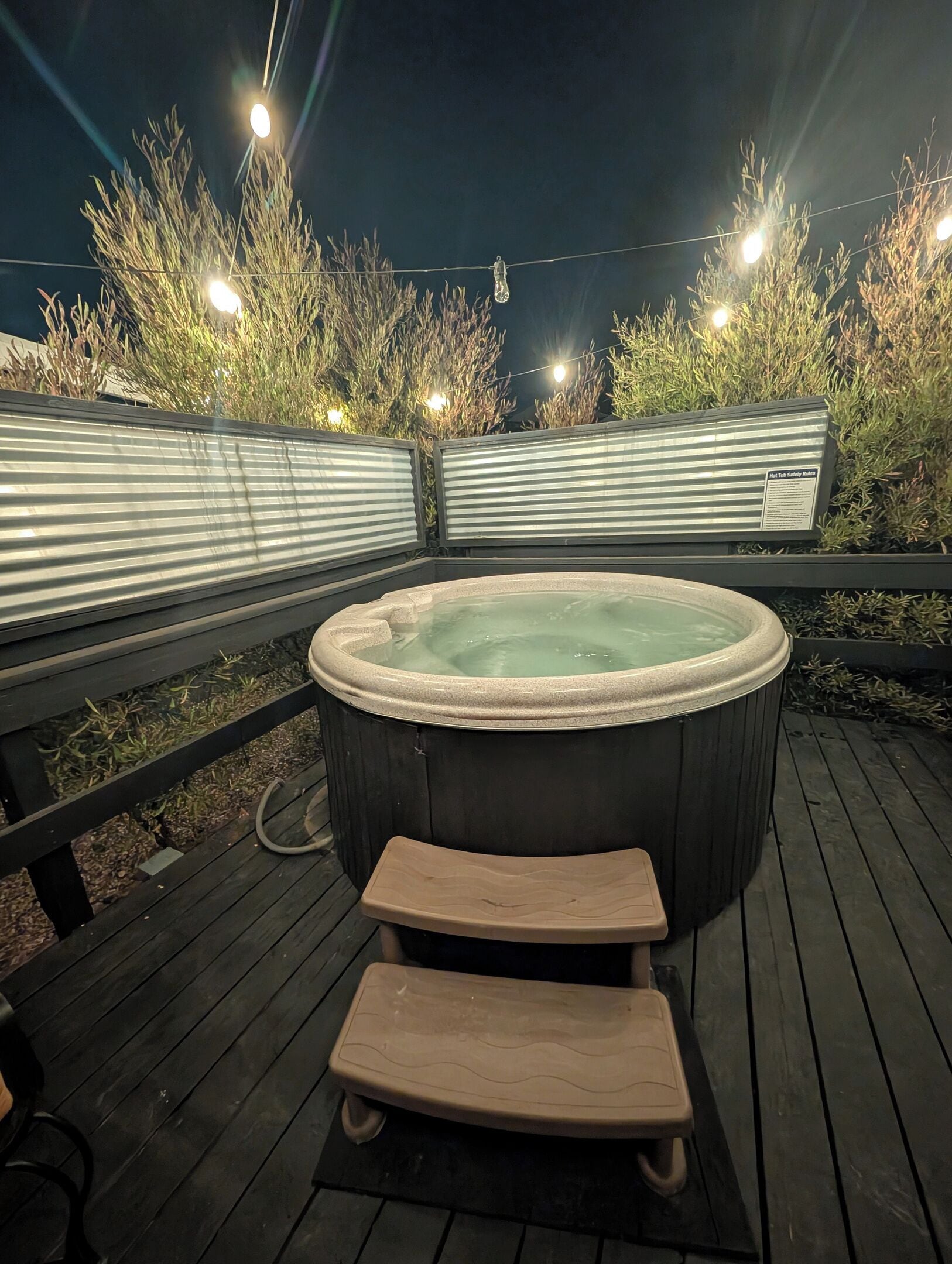 Outdoor spa tub