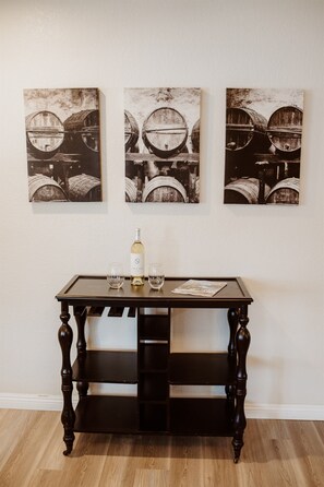 Interior - Forest & Vine - Hot tub and Pet Friendly! (Templeton)