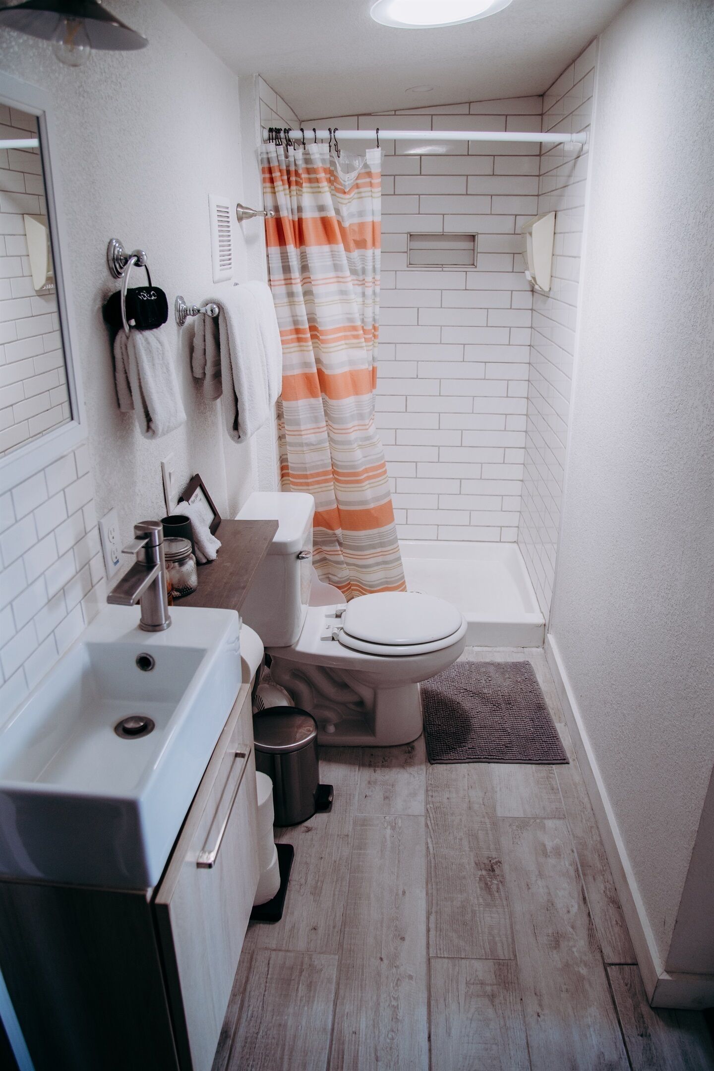 Shower, towels