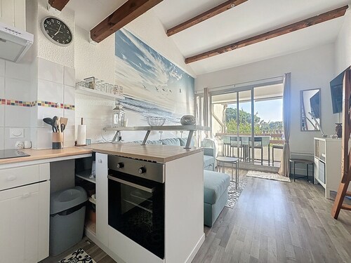 Maisonette duplex in residence with swimming pool facing the golf course