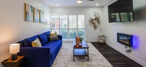 TV - Style across from Fashion Square (Scottsdale)