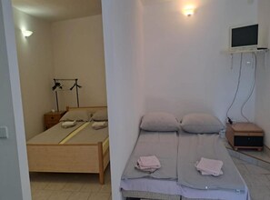 1 bedroom, Internet, bed sheets - Americana Karlobag Apartments - One Bedroom Apartment with Terrace (Karlobag)