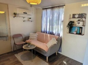 TV - Mobile Home Nalani- Two Bedroom Mobile Home (Razanac)