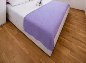 1 makuuhuone, silitysrauta/-lauta, internet, vuodevaatteet