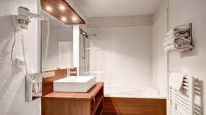 Hair dryer - Ski-in/Ski-out Studio with Pool Access + Free Wifi (Morillon)
