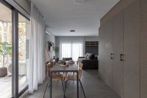 In-room safe, soundproofing, free WiFi