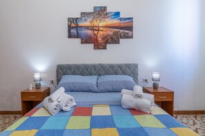 2 bedrooms, iron/ironing board, bed sheets - Apartment 'Suli Mari Amuri' with Private Terrace (Avola)
