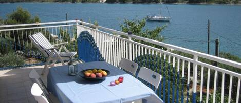 Apartment (Two bedroom apartment with sea view () | Balcony