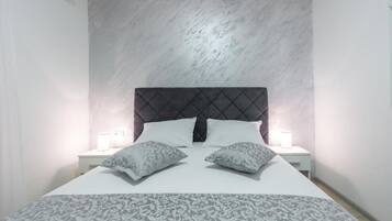Apartment (Two Bedroom Apartment with Sea View a) | 4 bedrooms, cribs/infant beds