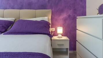 Appartamento (Superior One Bedroom Apartment with S) | 4 camere, culle/letti per bambini (a pagamento)
