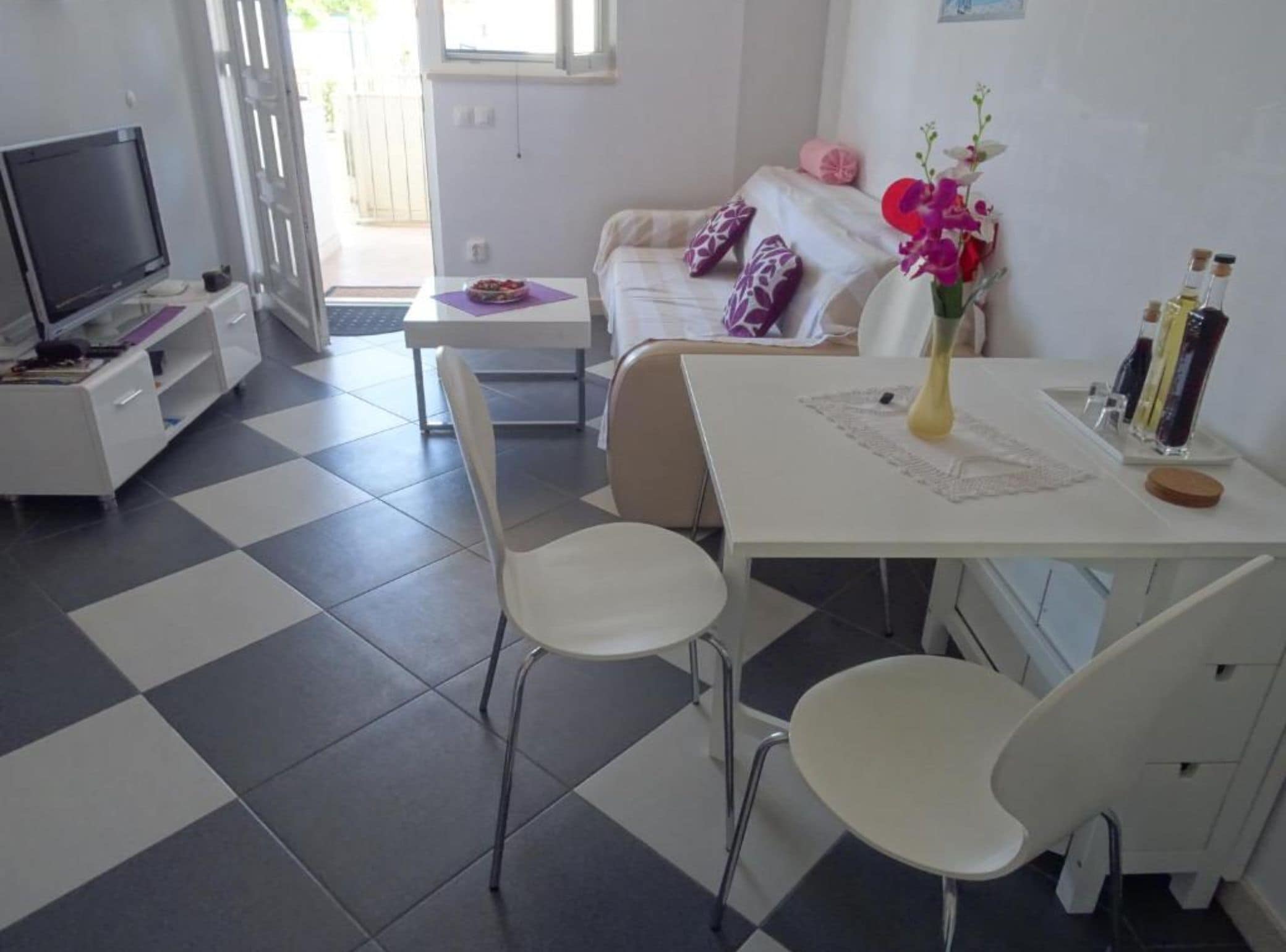 Apartment (Classic One Bedroom Apartment with Se) | Living room | 32-inch flat-screen TV with cable channels