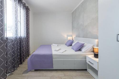 Apartment (Comfort One Bedroom Apartment with Se) | 4 bedrooms, cribs/infant beds