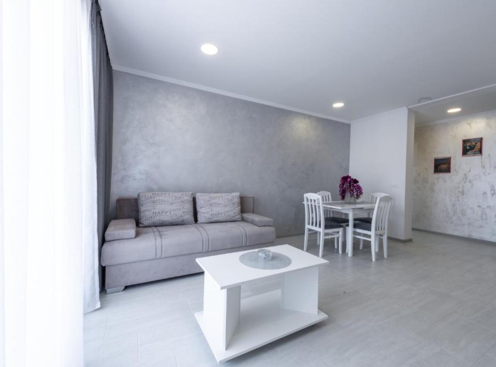 Leilighet (Superior One Bedroom Apartment with S) | Oppholdsrom | En 32-tommers Flatskjerm-TV med kabel-kanaler